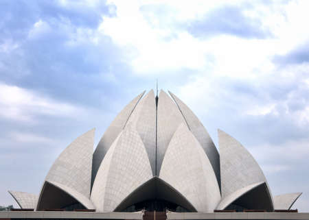 Isolating the lotus shaped partition of the Baha'i temple.のeditorial素材