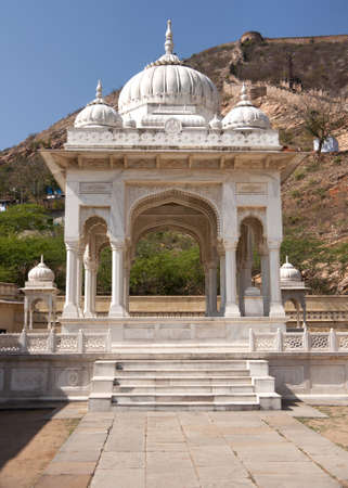 White marble Hindu cremation pavilion at Jaipur's Gaitore complex.のeditorial素材