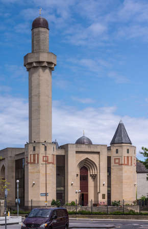 Edinburgh, Scotland, UK - June 13, 2012: The Central Mosque also know as King Fahd Mosque and Islamic Centre of Edinburgh against blue sky. Street scene.のeditorial素材