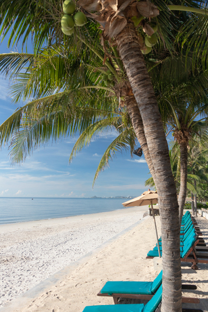 Beautiful sky and sea in the sunny day during the summer vacation in Thailand. The bright sunny day gives a cozy and relaxing feeling, it's a good day for doing activities outdoor along the beach and coastの写真素材