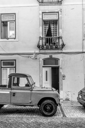 Lisboa, Portugal - July 24 2016:   Car in front of an old building.のeditorial素材