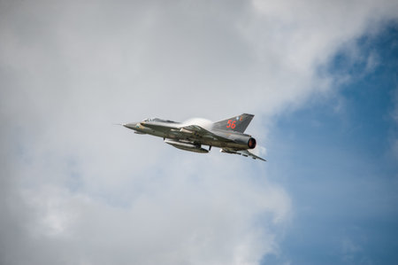 Gothenburg, Sweden - August 29 2010: Saab 35 Draken at Gothenburg Aero Showのeditorial素材