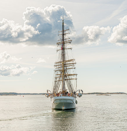 Gothenburg , Sweden - September 4 2010: Training ship Sørlandet (IMO 5334561) leaving port.のeditorial素材