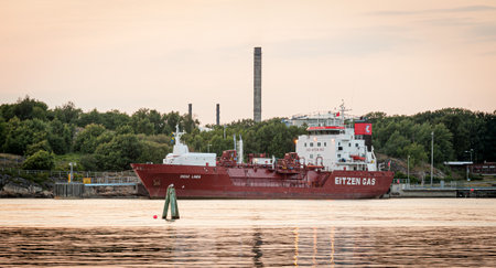 Gothenburg, Sweden - July 16 2011: Gas tanker Sigas Linda (IMO 9034511) at port.のeditorial素材