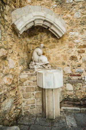 Lisboa, Portugal - July 24 2016:   Small fountain at Castelo de S. Jorge.のeditorial素材