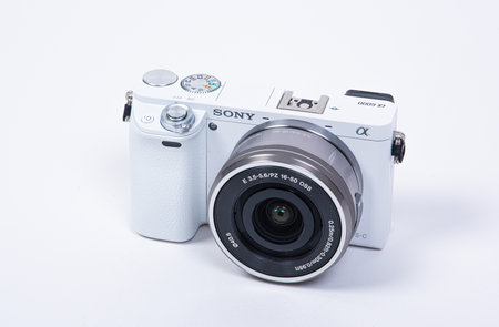 Gothenburg, Sweden - June 2019: Sony a6000 digital mirrorless camera with 16-50mm lens.のeditorial素材