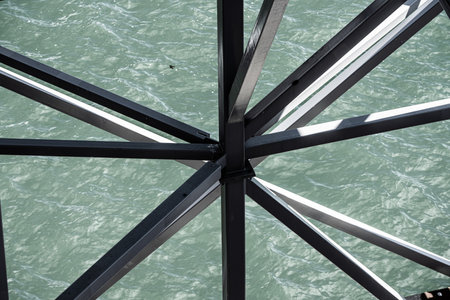 Steel trusses meeting in a star formation