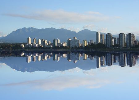 Vancouver Skyline reflected in English bayの写真素材
