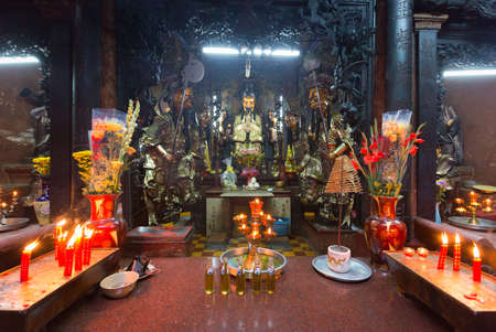 SAIGON (HO CHI MINH CITY), VIETNAM - JANUARY  2014: Sacrificial offering in Jade Pagoda at Lunar New Yearのeditorial素材