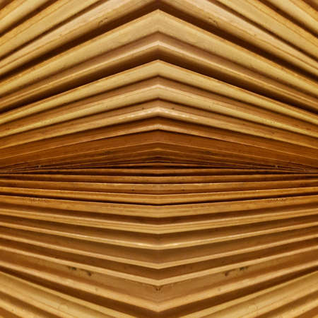 Wood with design points to the outsideの素材