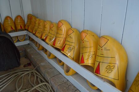 Holland clog