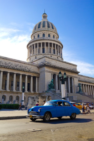 Traffic on Old Havana  , Cuba のeditorial素材