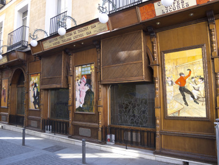 MADRID - FEB 23: Mosaic of Toulouse Lautrec on February 23, 2013 in Madrid, Spain. Mosaic on the facade of a cafe in Madrid 1864, inspired by a painting by Toulouse Lautrec.のeditorial素材