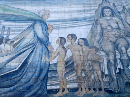 SANTIAGO DE CHILE, CHILE - JAN 14: Mural tribute to Gabriela Mistral on January 14, 2014 in Santiago, Chile. Work of painter Fernando Daza, the poet Gabriela Mistral won the Nobel Prize for Literature in 1945.のeditorial素材