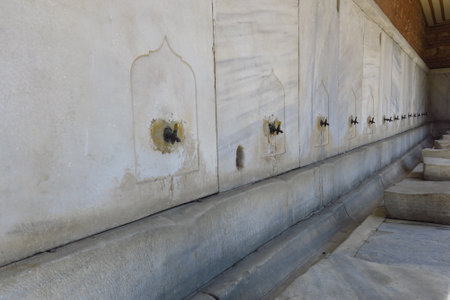 Fountain (ÅadÄ±rvan) for ritual ablutions of Hagia Sophia, Istambul, Turkeyのeditorial素材