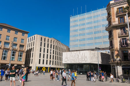 BARCELONA - SEP 2: Pablo Picasso's frize on September 2, 2017, in Barcelona. Opposite the Cathedral, the building of the College of Architects of Catalonia exhibits three friezes of Pablo Picasso.のeditorial素材