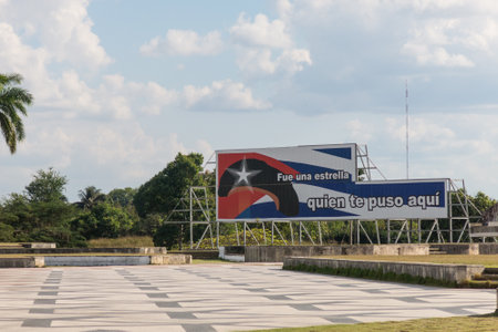 SANTA CLARA, CUBA-JANUARY 6, 2017: Poster tribute to Ernesto Che Guevara. The text, in Spanish, says:のeditorial素材