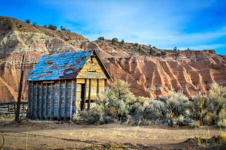 Abandoned farmer's hut in the arid desert of Arizona USAの写真素材
