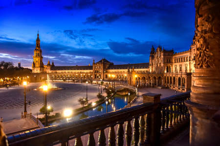 Quiet evening at Plaza de EspaÃ±a in Sevilla, Spainのeditorial素材