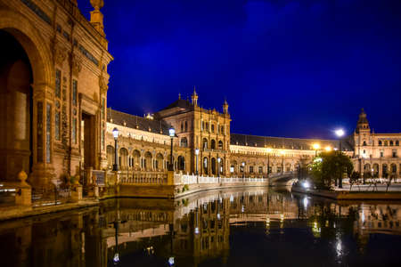 Quiet evening at Plaza de EspaÃ±a in Sevilla, Spainのeditorial素材