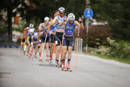 Matteo Tanel and group in Pinzolo - Skirollのeditorial素材