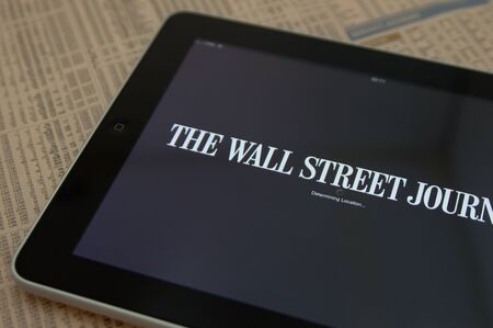 Apple Ipad 3g WiFi Wall Street Journalのeditorial素材