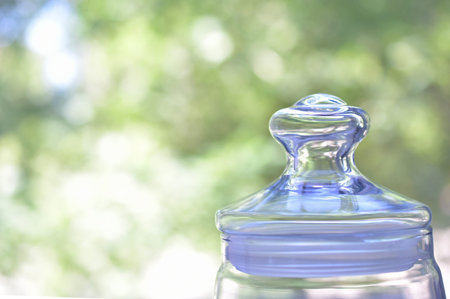 Glass vessel with lid for bulk products