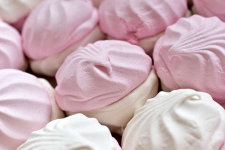 Pink and white marshmallow close up in a boxの写真素材
