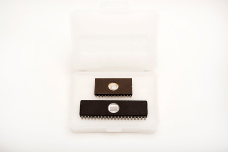 The chip is in a plastic package. An old chip.