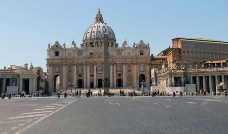 St   Peter Basilica, Vatican Square, Italy のeditorial素材