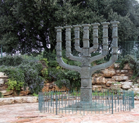 Menorah in front of the Knesset, Jerusalem, Israelの写真素材