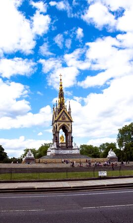 Albert Memorial in London situated in Kensington Gardens, directly to the north of the Royal Albert Hall. Opened in July 1872 by Queen Victoria. London. UKのeditorial素材