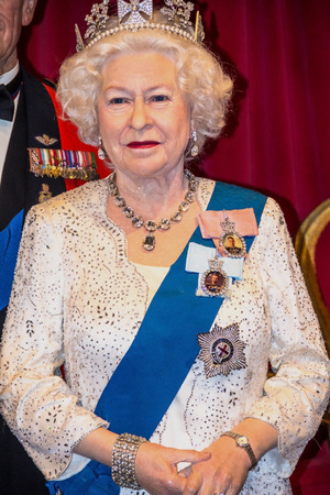 LONDON, UK- JUNE 07, 2015: Queen Elizabeth II Figurine At Madame Tussauds Wax Museum.のeditorial素材