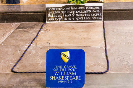 STRATFORD-UPON-AVON, UK . The grave of famous English playwright and poet William Shakespeare, located in the Church of the Holy Trinityのeditorial素材