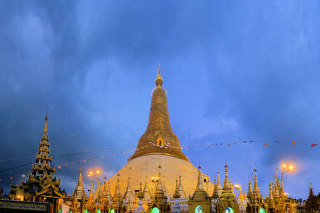 Schwedagon Pagoda at night time, most important Buddhist temple in Burma - Myanmarの写真素材
