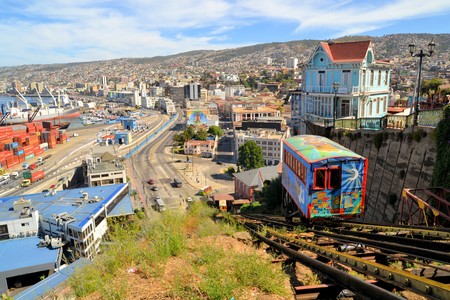 Passenger carriage of funicular railway, one of the oldest in the world, Valparaiso, Chile.のeditorial素材