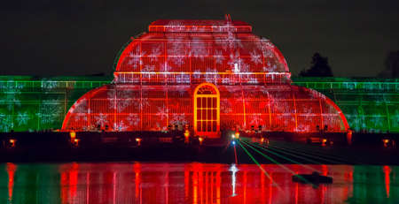 LONDON, ENGLAND - NOVEMBER 29, 2017: Laser projections at Royal Kew Gardens, during Christmas time.のeditorial素材
