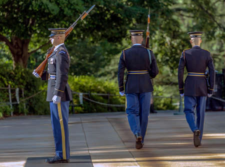 ARLINGTON, WASHINGTON, USA - SEPTEMBER 6, 2018 : Changing of the guard at the Tomb of the Unknown Soldier at Arlington National Cemetery.のeditorial素材