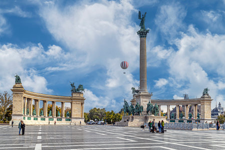 BUDAPEST, HUNGARY-OCT. 14, 2022: Heroes' Square, organized around the esplanade of the Millennium Monument, built to celebrate 1000 years since the settlement of the Hungarians in the Pannonian Plain.のeditorial素材