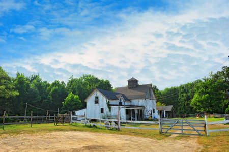 Old Maryland horse stable in the countryside on a summer dayのeditorial素材