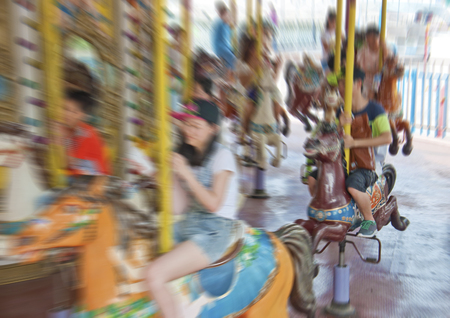 carouselのeditorial素材