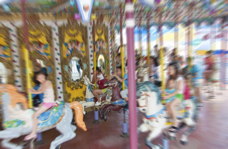 carouselのeditorial素材