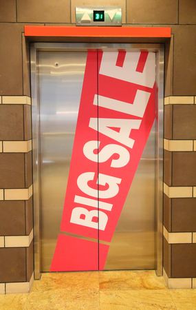big sale sign at elevatorのeditorial素材