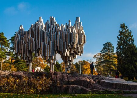 HELSINKI, FINLAND - 15 OCTOBER 2017: People visiting Monument of Sibelius during bus tourのeditorial素材