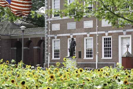 Washington Statue in front of Independence Hall at Independence Hall Historic Parkのeditorial素材