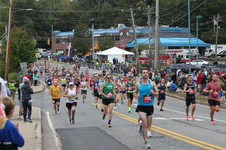 The 2021 Boston Marathon was the 125th running of the annual marathon race held in Boston, Massachusetts on October 11, 2021.のeditorial素材
