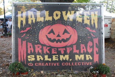 Salem, MA, US. October 30, 2022: People visiting the annual Haunted Happenings event held during the month of October in celebration of the town's history of witch trials and Halloのeditorial素材