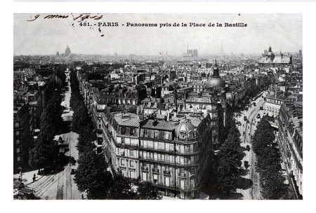 PARIS, FRANCE - CIRCA 1904: vintage postcard printed in France shows Paris city panorama, circa 1904.のeditorial素材