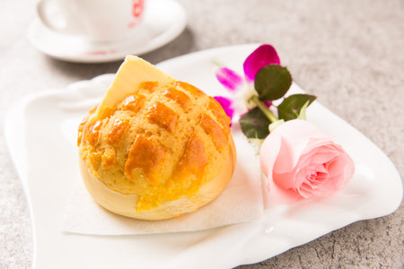 pineapple bun