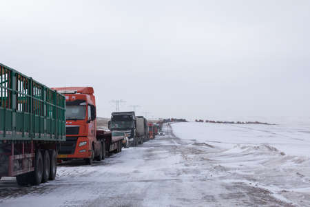 Traffic jam in Tanggula Pass, Tibet, Chinaのeditorial素材